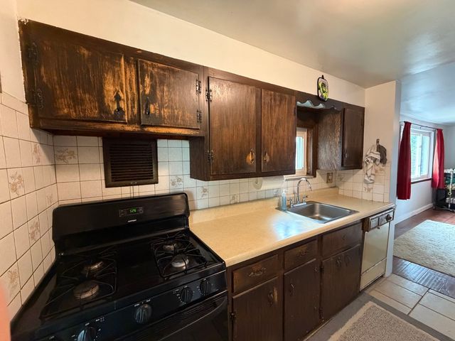 1040 Park AVENUE, East Mckeesport, PA 15035