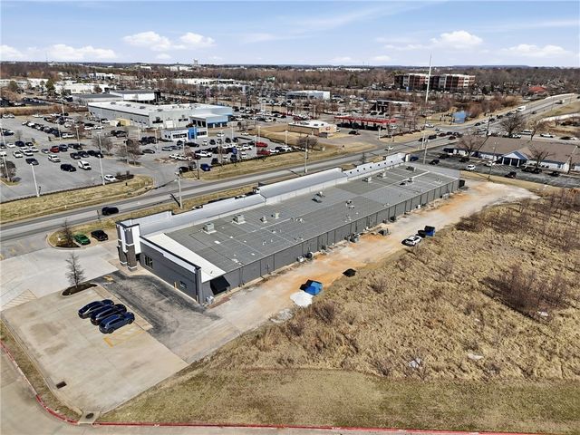 2308 SE 28th Street Suite 5, Bentonville, AR 72712