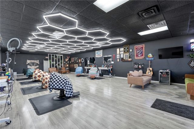 2308 SE 28th Street Suite 5, Bentonville, AR 72712