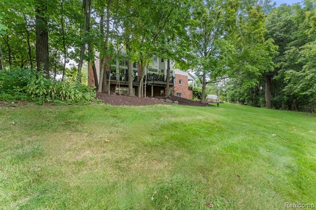 6775 Carlyle Crossing, West Bloomfield, MI 48322