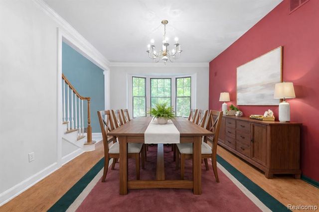 6775 Carlyle Crossing, West Bloomfield, MI 48322