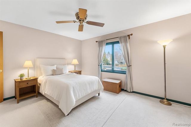 6775 Carlyle Crossing, West Bloomfield, MI 48322