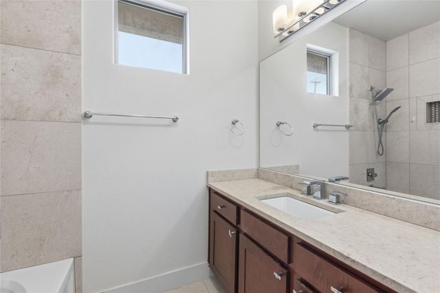 4124 Valley View RD 4B, Austin, TX 78704