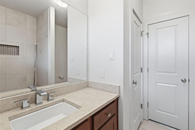 4124 Valley View RD 4B, Austin, TX 78704