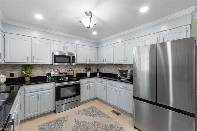 908 Northwood DR, Chesapeake, VA 23322