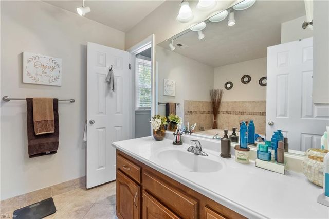 908 Northwood DR, Chesapeake, VA 23322