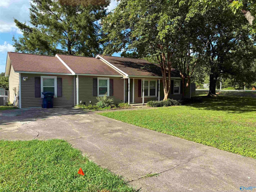 1505 Savannah Court SE, Huntsville, AL 35803
