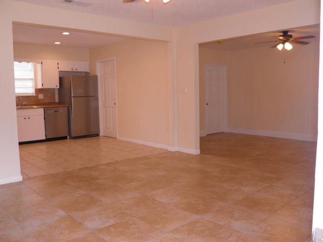 14 NW Jonquil Avenue, Fort Walton Beach, FL 32548