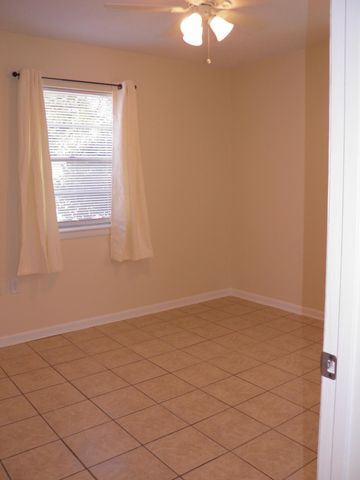 14 NW Jonquil Avenue, Fort Walton Beach, FL 32548