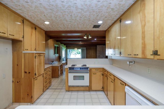 1550 Brayton Ave, Escalon, CA 95320