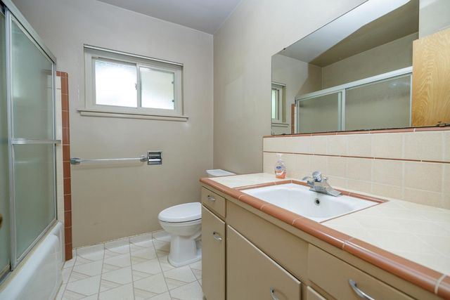 1550 Brayton Ave, Escalon, CA 95320