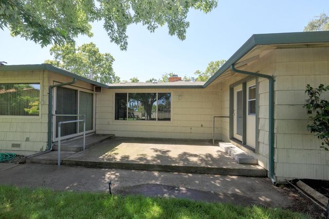 1550 Brayton Ave, Escalon, CA 95320