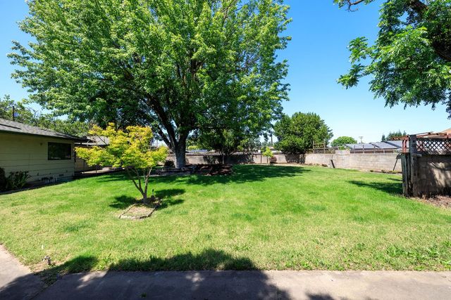 1550 Brayton Ave, Escalon, CA 95320