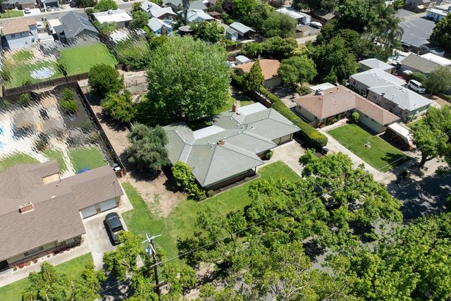1550 Brayton Ave, Escalon, CA 95320