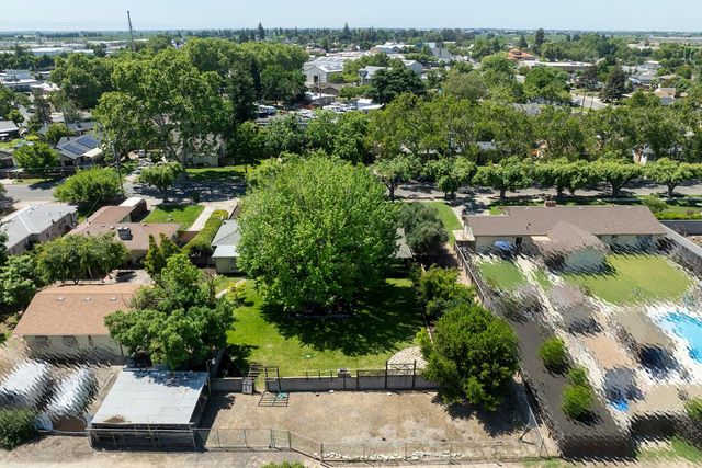 1550 Brayton Ave, Escalon, CA 95320