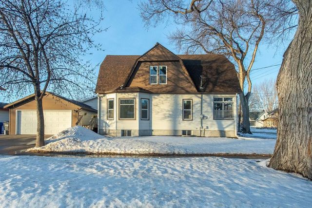 804 N 3rd Street N, Fargo, ND 58102