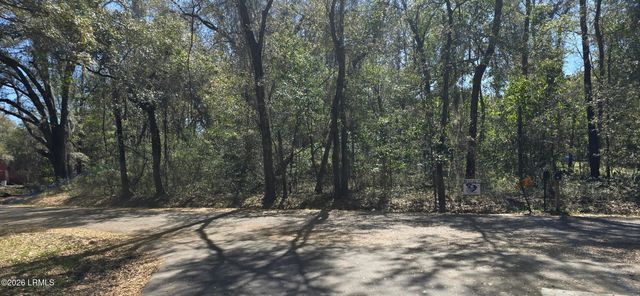 50 Toomer Road, St. Helena Island, SC 29920