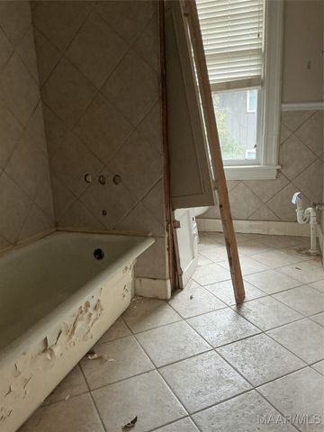 1841 S COURT Street, Montgomery, AL 36104