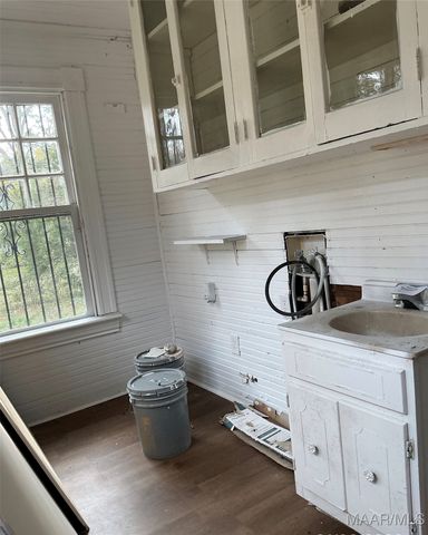 1841 S COURT Street, Montgomery, AL 36104