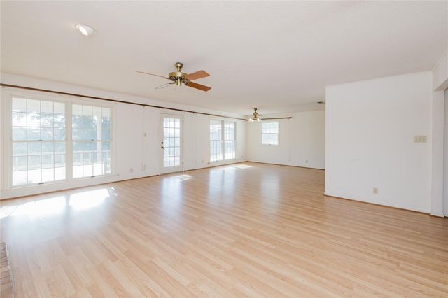 120 Skyline RD, Georgetown, TX 78628
