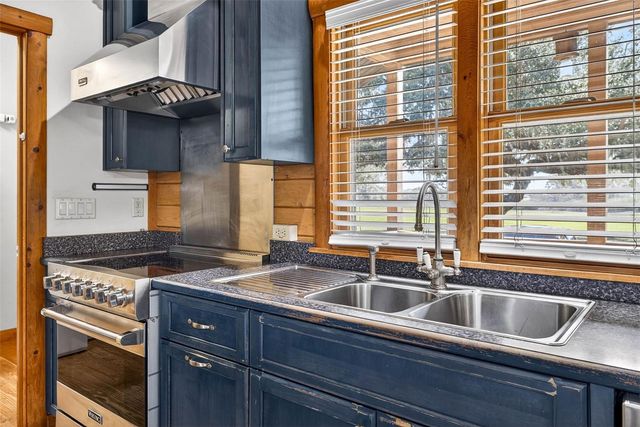 6750 SUTTON OAKS LANE, Zephyrhills, FL 33541