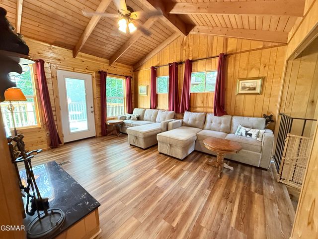 1448 N Arbon Lane, Gatlinburg, TN 37738
