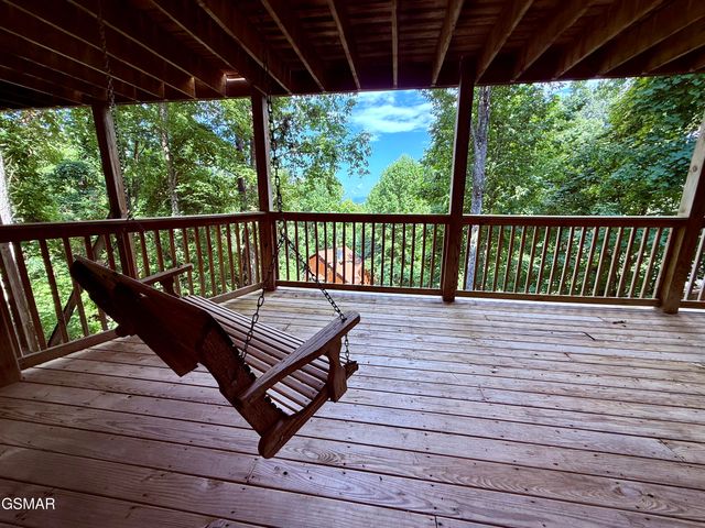1448 N Arbon Lane, Gatlinburg, TN 37738