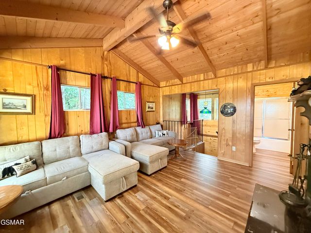 1448 N Arbon Lane, Gatlinburg, TN 37738