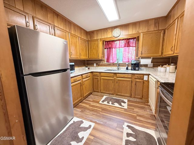 1448 N Arbon Lane, Gatlinburg, TN 37738