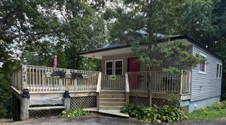 1448 N Arbon Lane, Gatlinburg, TN 37738