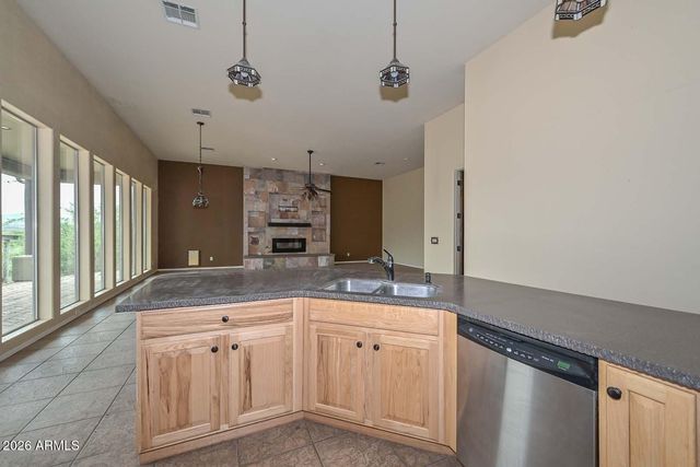 210 W YUCCA Lane, New River, AZ 85087