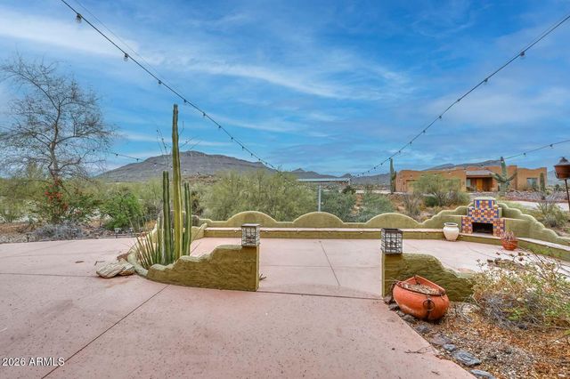 210 W YUCCA Lane, New River, AZ 85087
