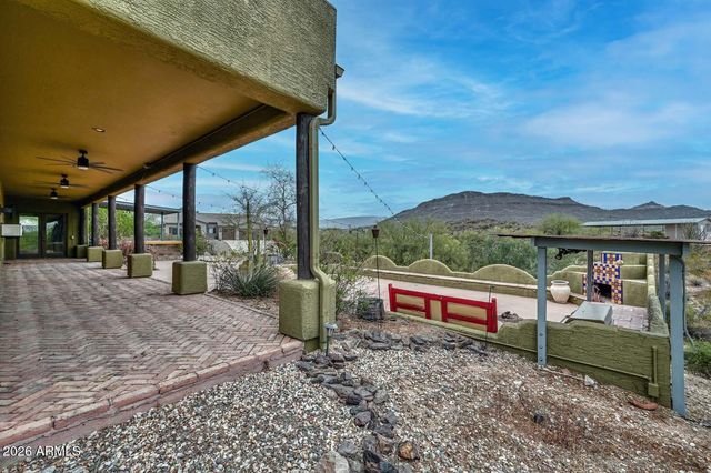 210 W YUCCA Lane, New River, AZ 85087