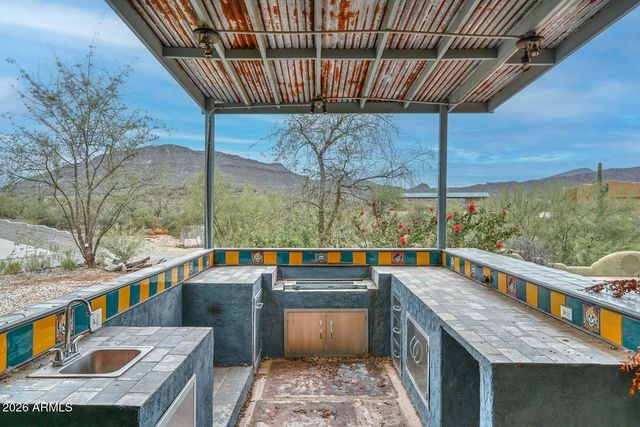 210 W YUCCA Lane, New River, AZ 85087