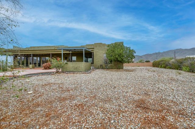 210 W YUCCA Lane, New River, AZ 85087