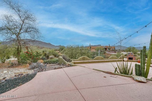210 W YUCCA Lane, New River, AZ 85087