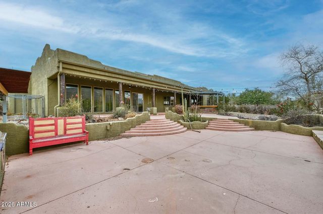 210 W YUCCA Lane, New River, AZ 85087