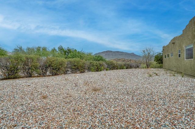 210 W YUCCA Lane, New River, AZ 85087