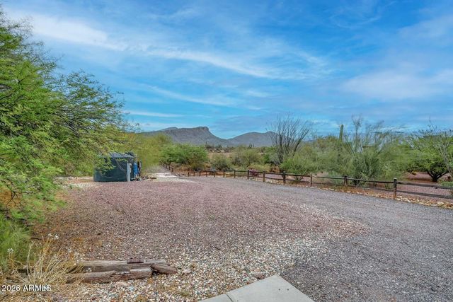 210 W YUCCA Lane, New River, AZ 85087