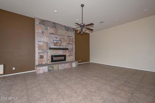 210 W YUCCA Lane, New River, AZ 85087