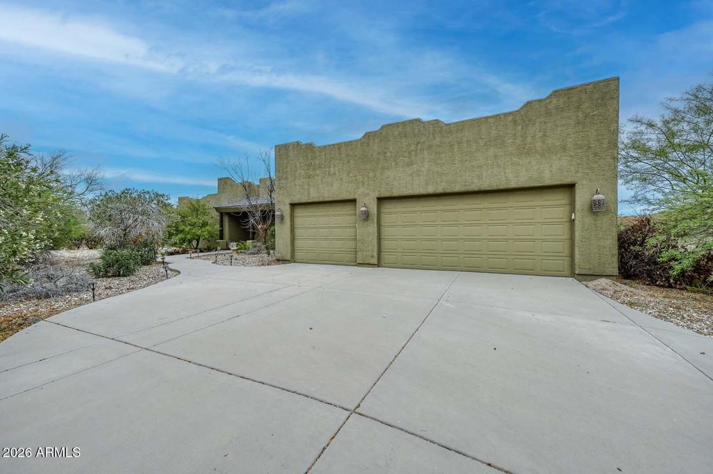 210 W YUCCA Lane, New River, AZ 85087 — photo 2