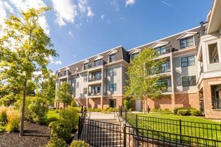 131 Eliot 305, Milton, MA 02186