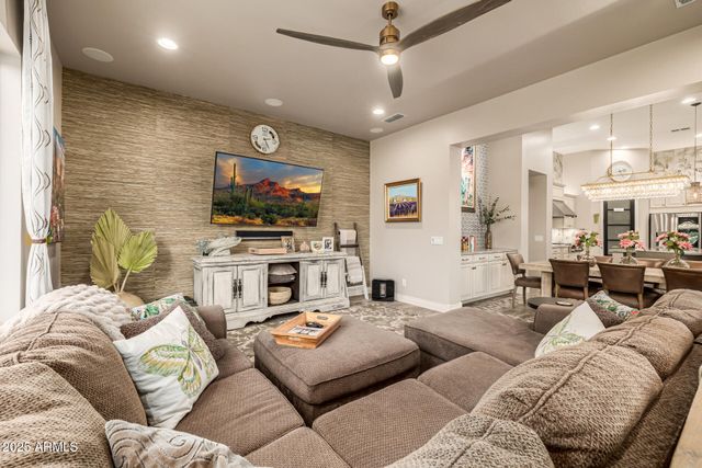 9362 W SANDS Drive, Peoria, AZ 85383