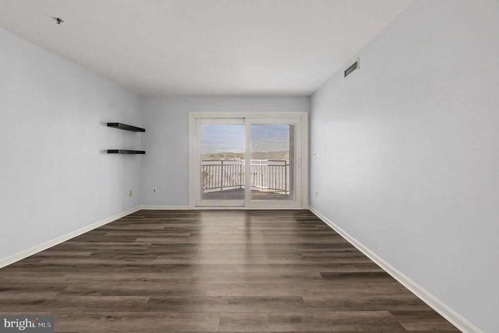 Image 3 of property listing at 8-C OWENS LANDING CT, Perryville, MD 21903