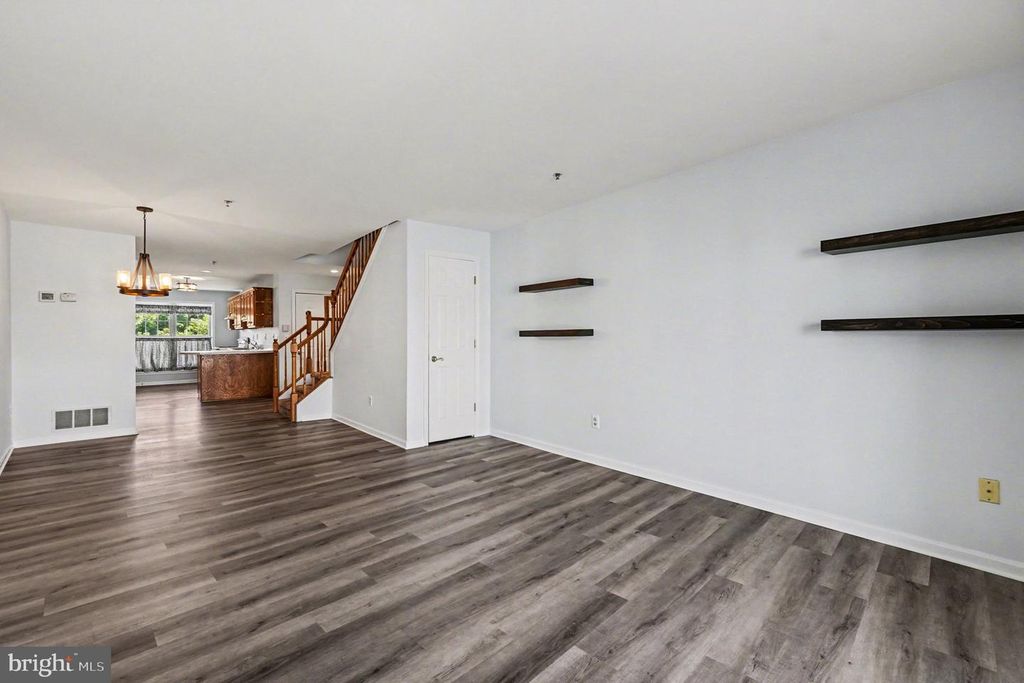 Image 4 of property listing at 8-C OWENS LANDING CT, Perryville, MD 21903