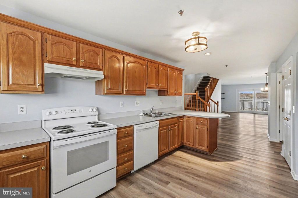 Image 6 of property listing at 8-C OWENS LANDING CT, Perryville, MD 21903