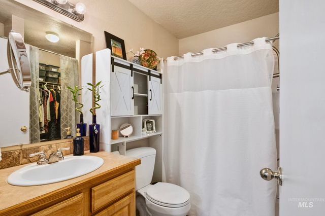 3004 Woodbridge, Caldwell, ID 83605