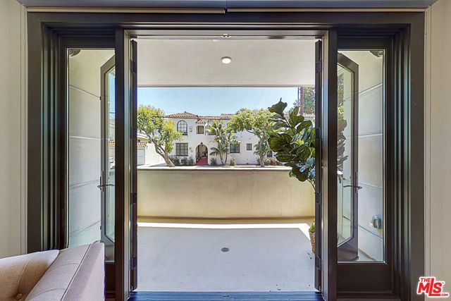 1070 S Bedford Street 402, Los Angeles, CA 90035