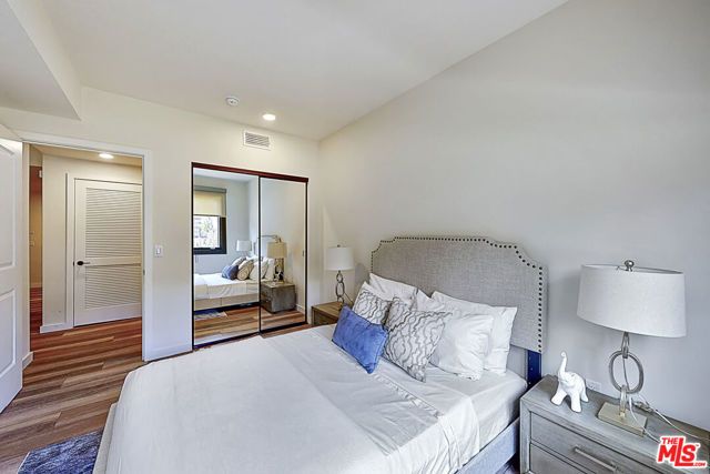 1070 S Bedford Street 402, Los Angeles, CA 90035