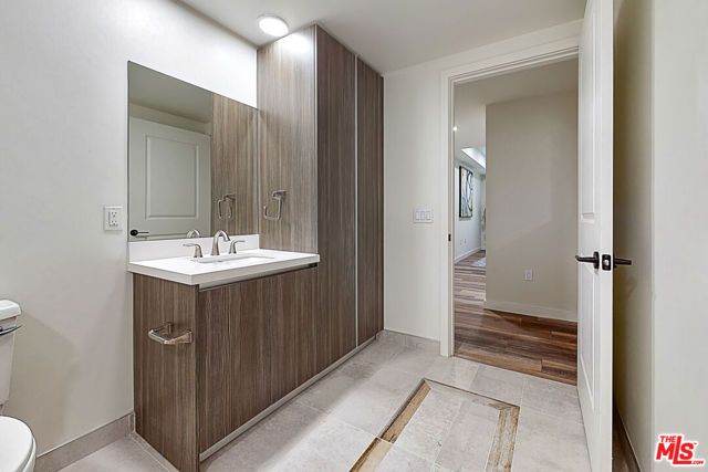 1070 S Bedford Street 402, Los Angeles, CA 90035